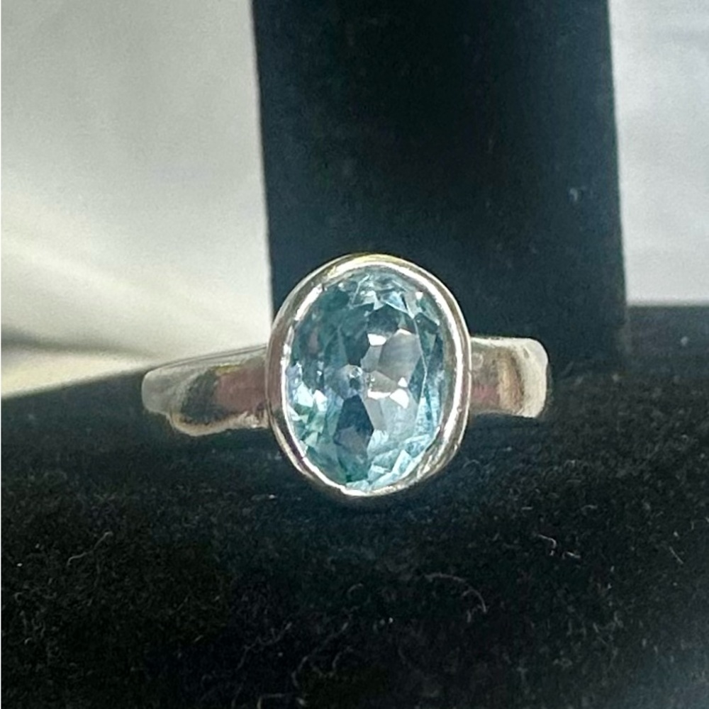 ARTISAN Stamped AV Vintage Sterling Silver 9mm Blue Topaz Cabochon Ring; SIZE 6